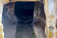 Is Concas le Domus de Janas di Segariu