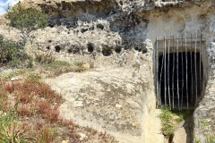 Is Concas le Domus de Janas di Segariu