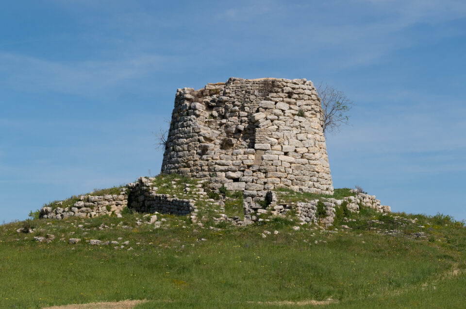Nuraghe Is Paras : Storia e Immagini nel sito di Isili