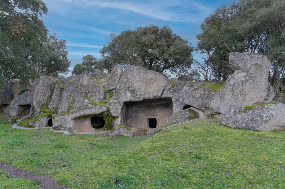 Necropoli Ludurru: immagini e storia nel sito di Budduso