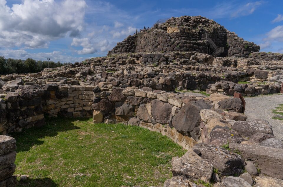 Nuraghe Su Nuraxi: storia e immagini nel sito di Barumini