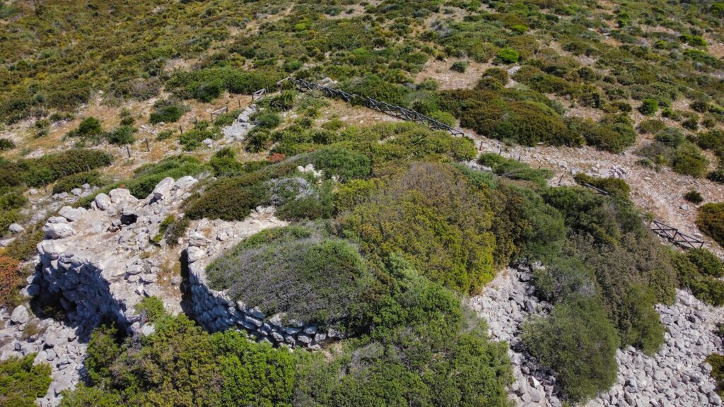 Nuraghe S’Ega Marteddu: Un Tesoro Nuragico a Maladroxia, Sant’Antioco
