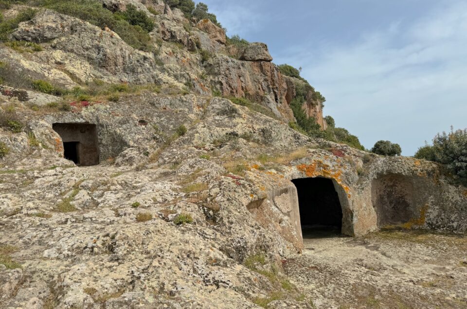 Scopri le Domus de Janas in Sardegna Monumenti Preistorici da non perdere