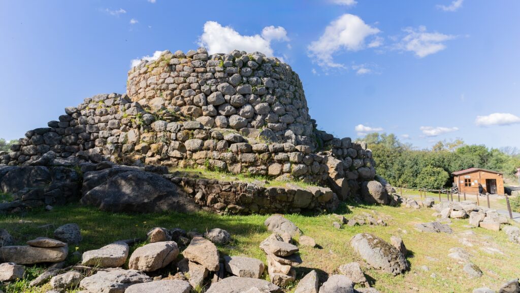Immagini del nuraghe La Prisgiona