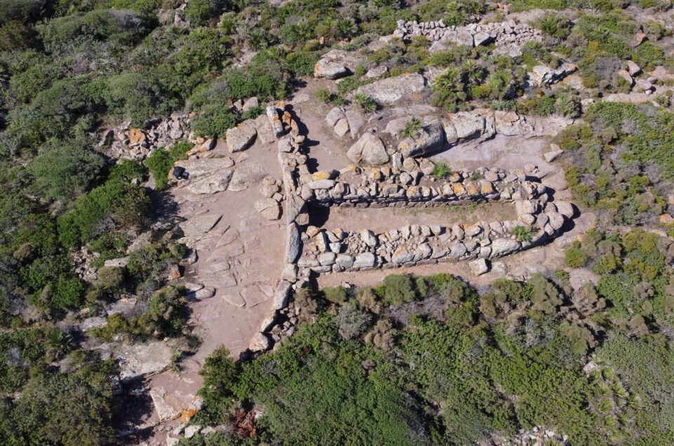 Complesso nuragico di Grutt’i Acqua nel sud  Sardegna