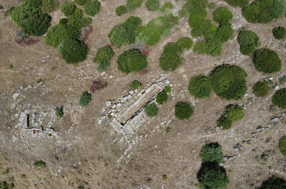 Tomba dei Giganti Is Lapideddas di Gonnosnò nel centro Sardegna
