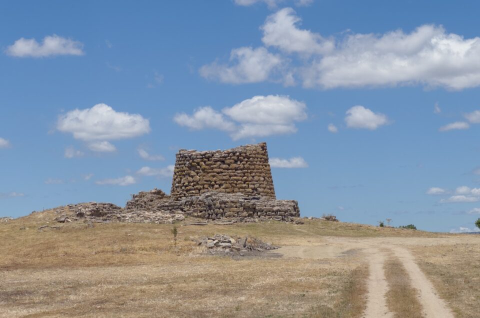 Nuraghe Piscu : Storia e Immagini nel sito di Suelli