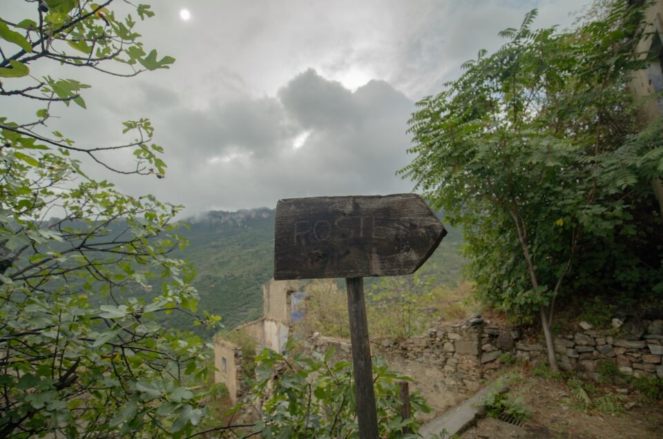 Gairo Vecchia: Storia e Immagini del Paese Fantasma in Sardegna